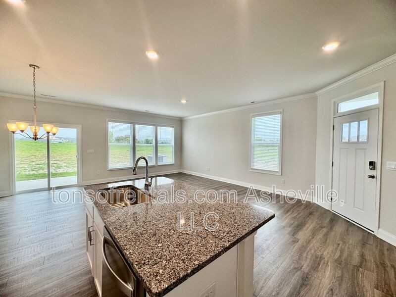 545 Wheatfield Rd - Photo 7 of 25