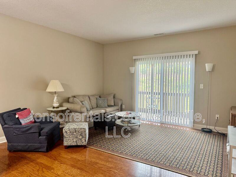 93 Foxden Dr #103 - Photo 2 of 15