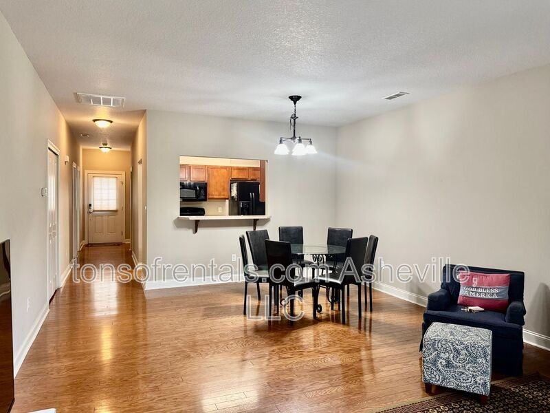 93 Foxden Dr #103 - Photo 3 of 15