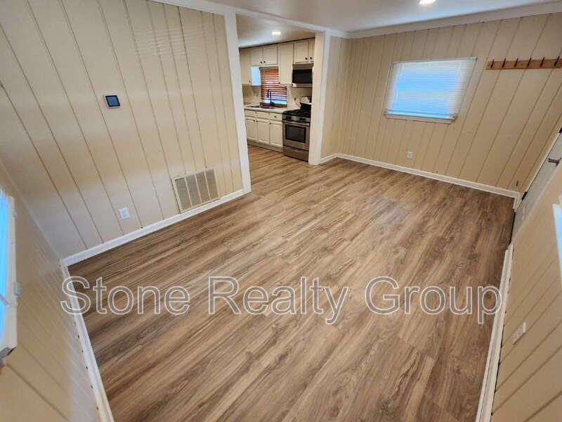 1042 Helen Avenue - Photo 3 of 12