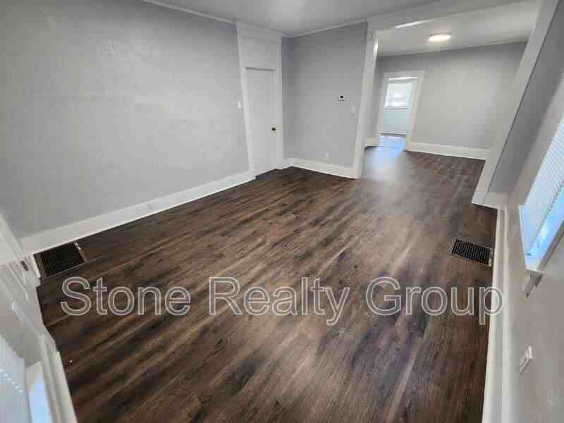 1333 Buckeye St - Photo 2 of 12