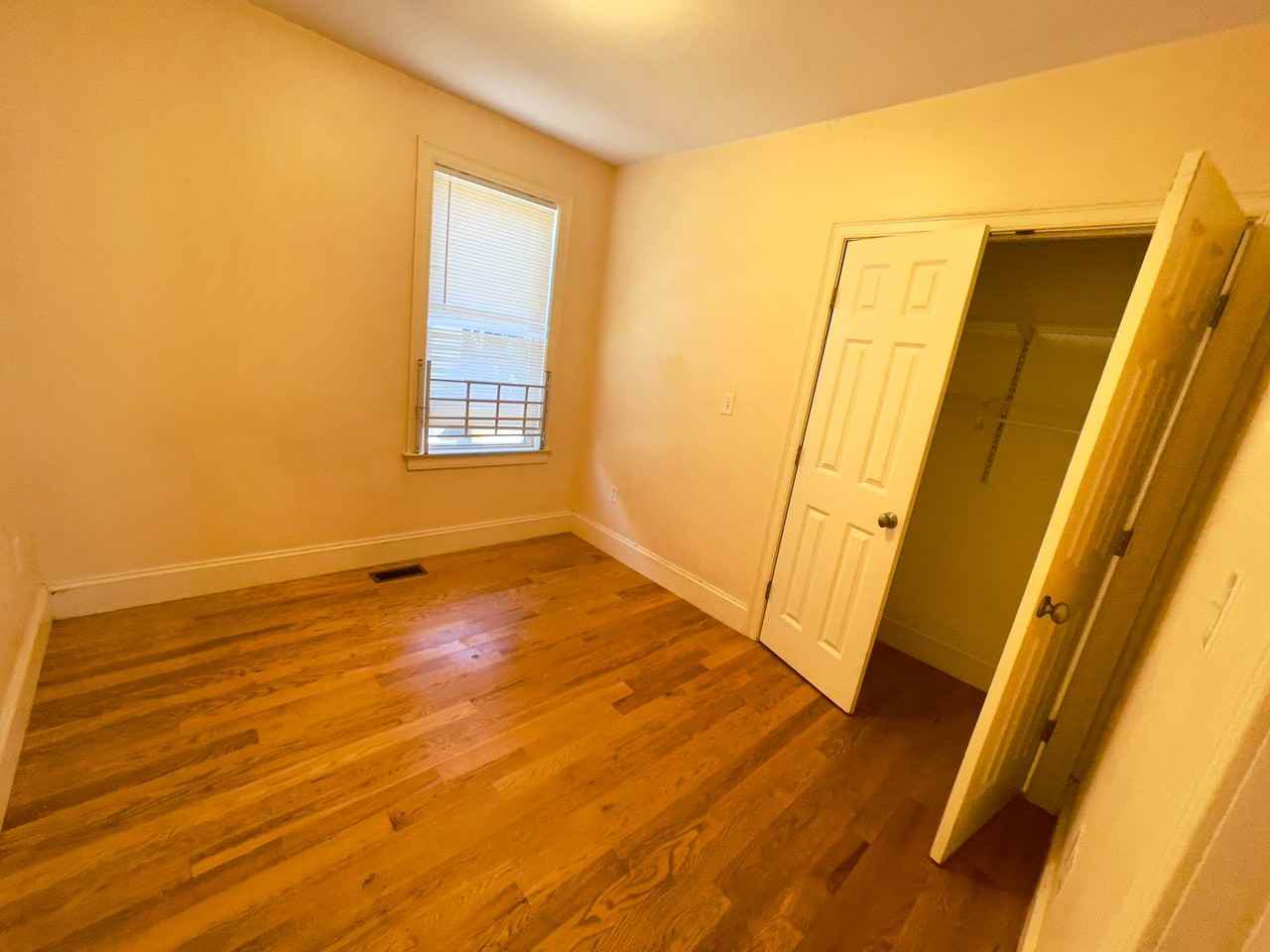 37 Pratt St - Photo 5 of 13