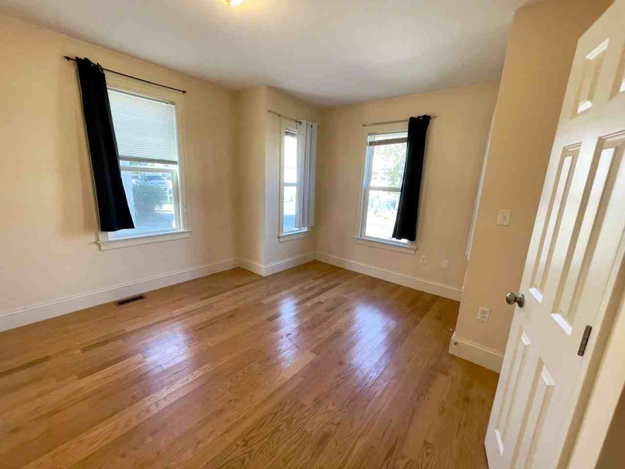 37 Pratt St - Photo 6 of 13