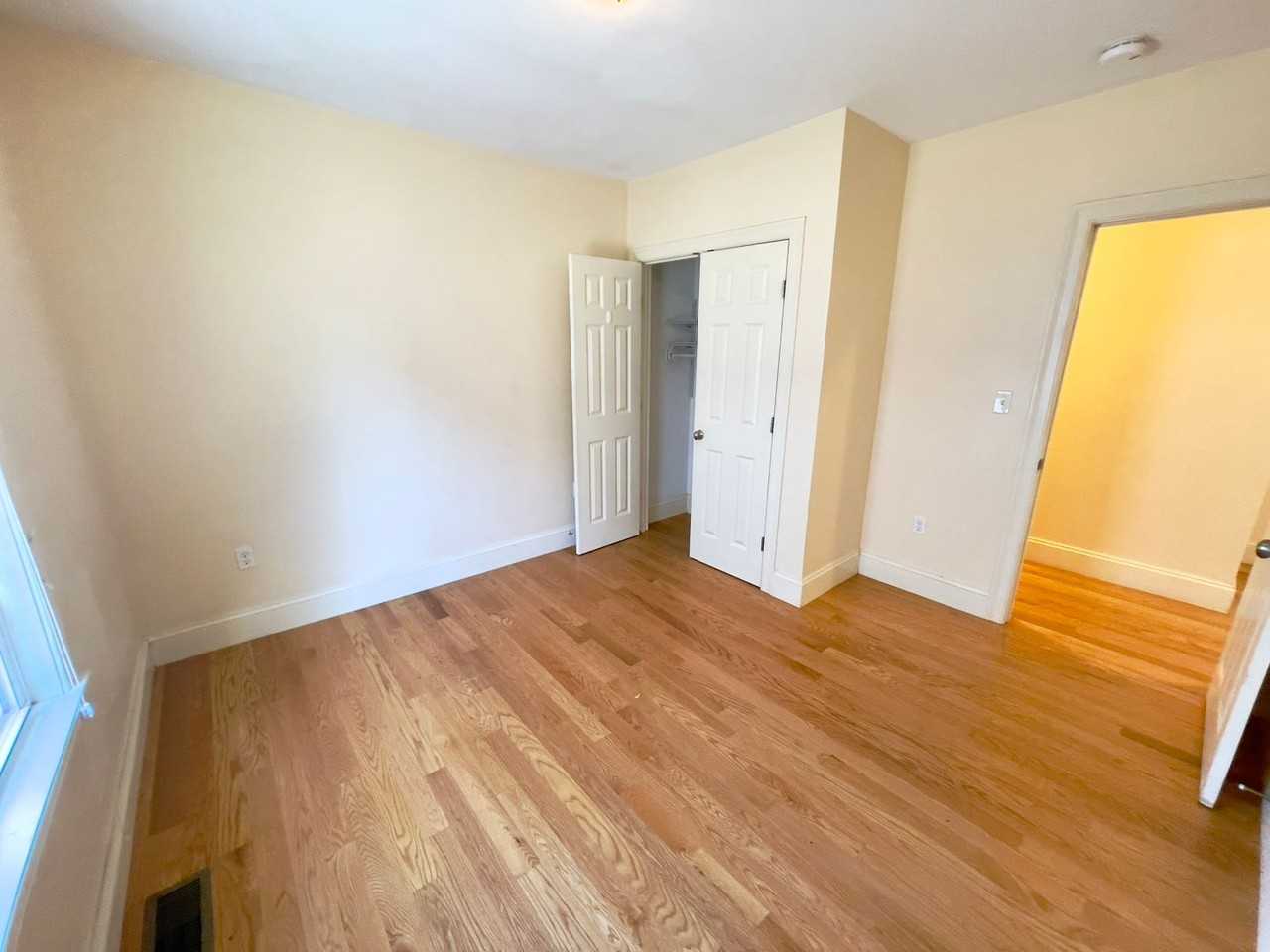 37 Pratt St - Photo 7 of 13