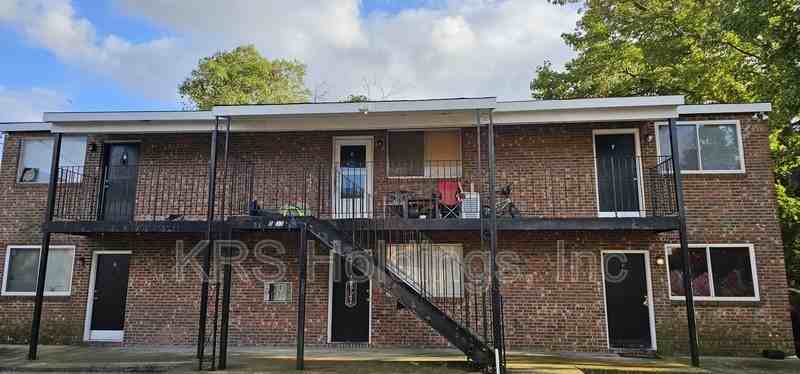 5537 Iowa Ave - Photo 2 of 9