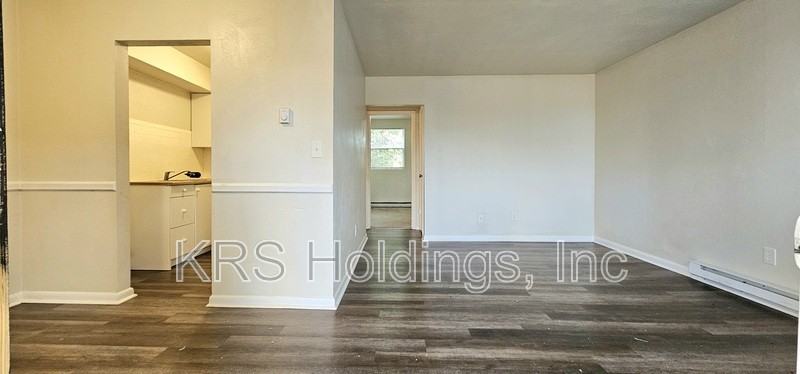 5537 Iowa Ave - Photo 3 of 9