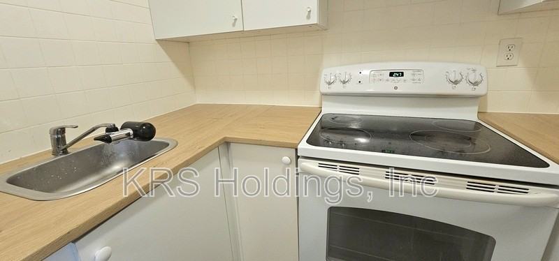 5537 Iowa Ave - Photo 6 of 9