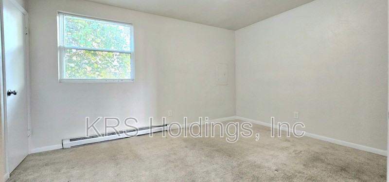 5537 Iowa Ave - Photo 7 of 9