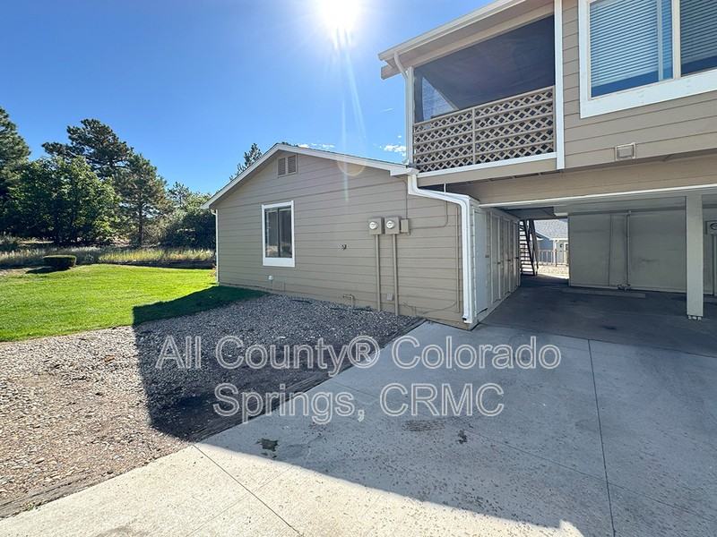 2713 Hearthwood Ln - Photo 2 of 20
