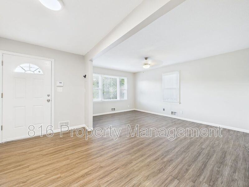 3469 N 27th St - Photo 3 of 29