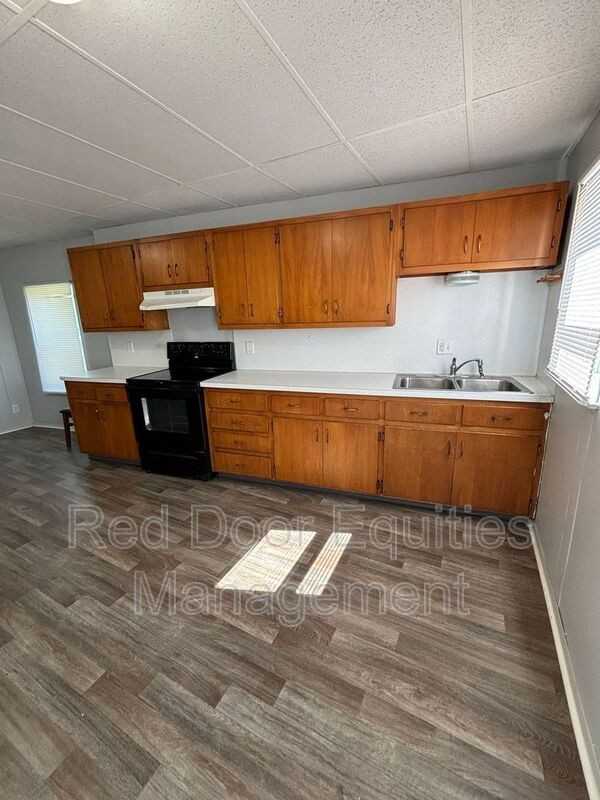 403 W Wheeling St #403 - Photo 2 of 12