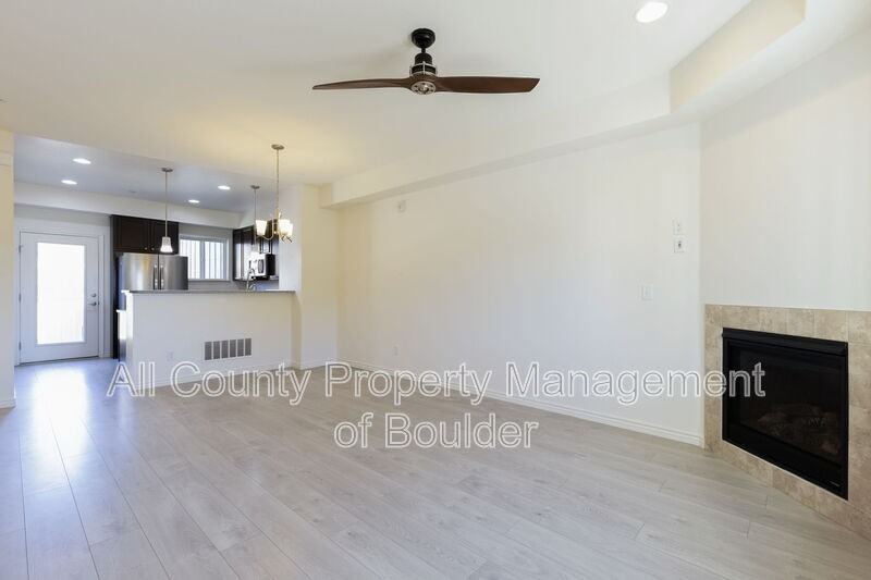 1240 Wren Ct #B - Photo 3 of 24