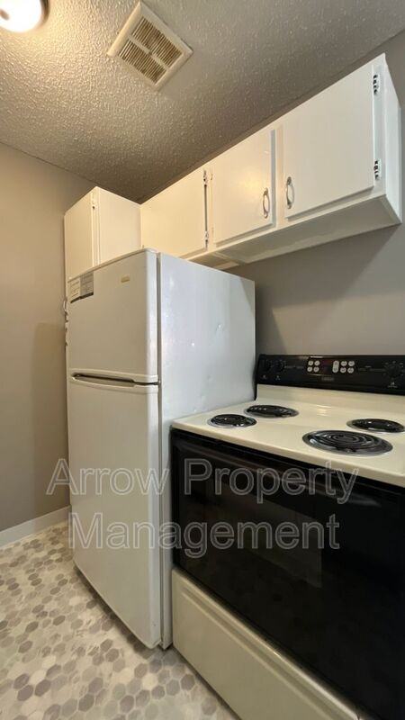 1119 E Street #03 - Photo 4 of 11