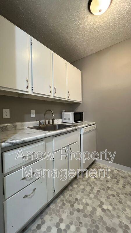 1119 E Street #03 - Photo 6 of 11