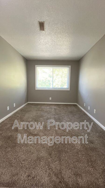 1119 E St #03 - Photo 6 of 11