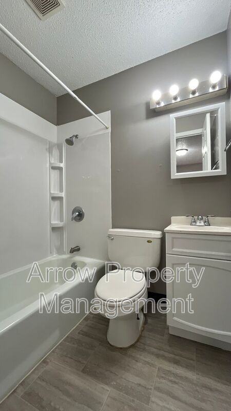 1119 E St #03 - Photo 7 of 11