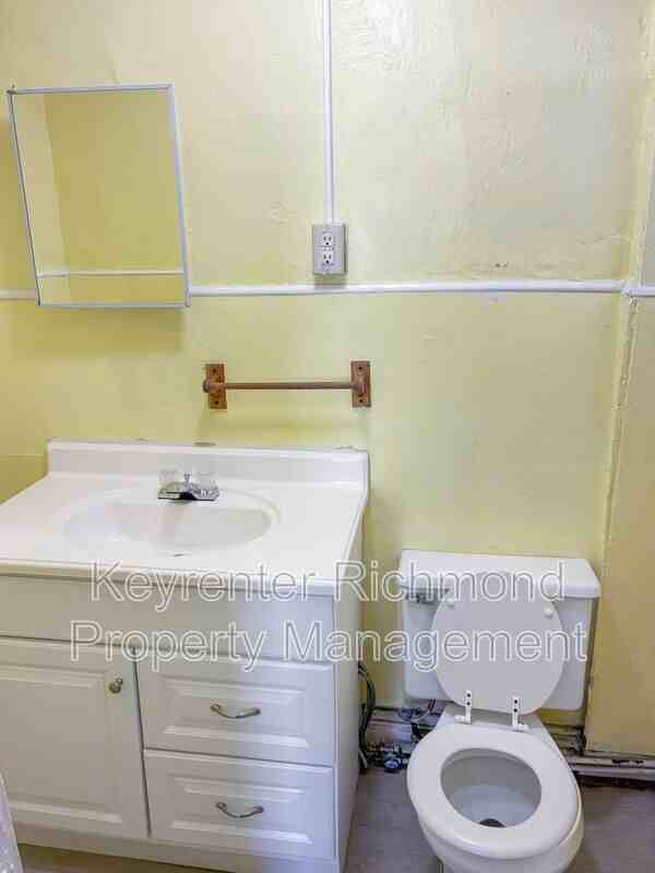 2104 W Cary St - Photo 6 of 11