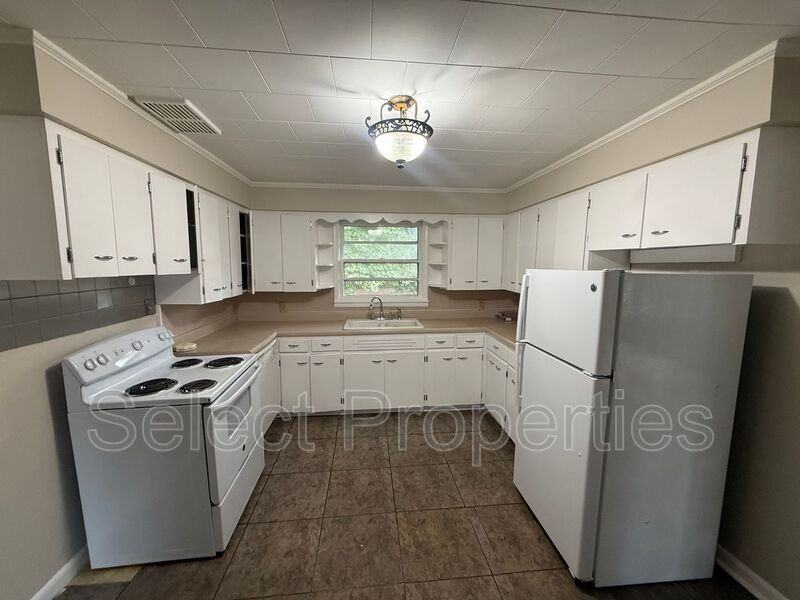 1104 S Gee St - Photo 5 of 13
