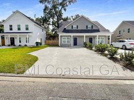 featured image of 39 Travis St