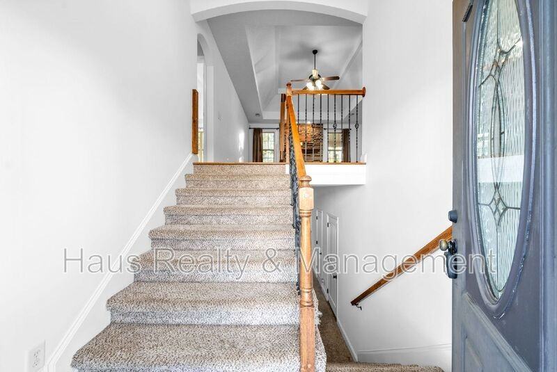 961 Bonellis Ln - Photo 4 of 35