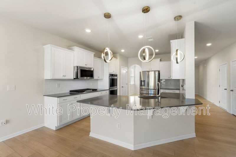 2039 Morning Gold Dr - Photo 7 of 39