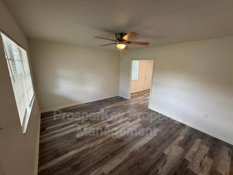 4009 Ester Drive Southwest - Photo 3 of 18