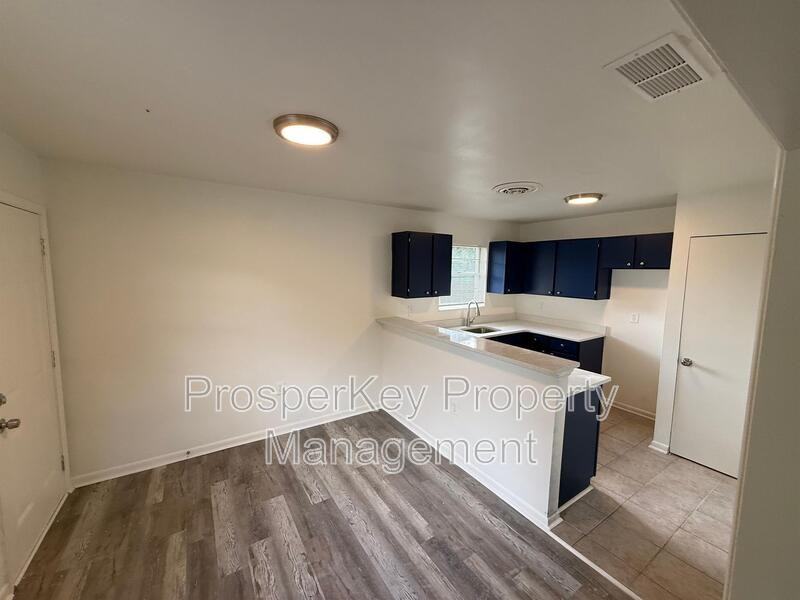 4009 Ester Drive Southwest - Photo 5 of 18