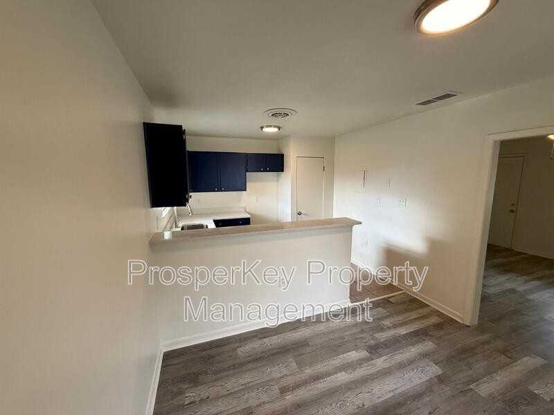 4009 Ester Drive Southwest - Photo 6 of 18