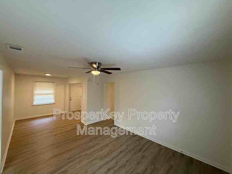 3127 Latona Drive Southwest - Photo 3 of 19