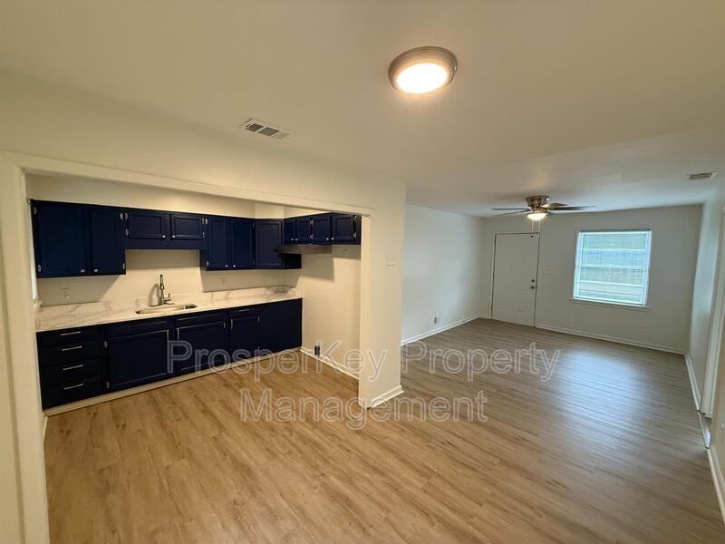 3127 Latona Drive Southwest - Photo 4 of 19