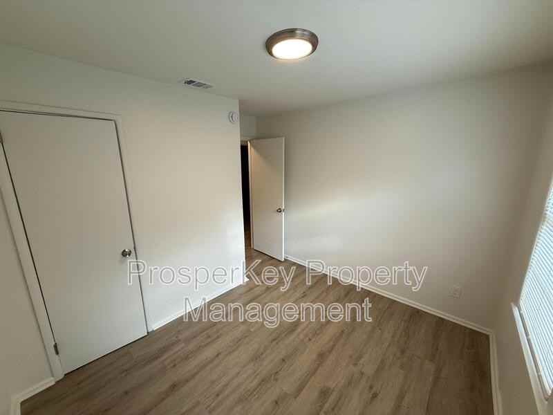 3127 Latona Drive Southwest - Photo 7 of 19