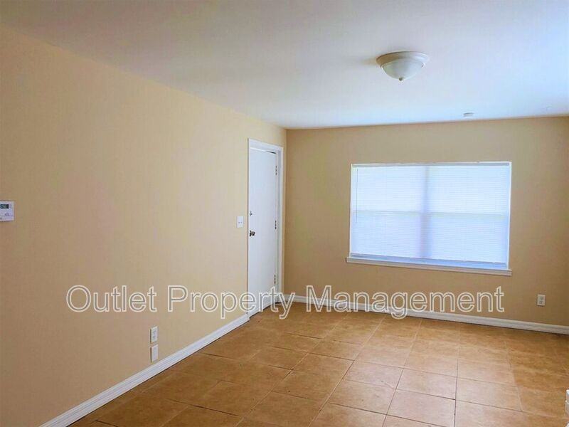 7622 Harvey St - Photo 2 of 8