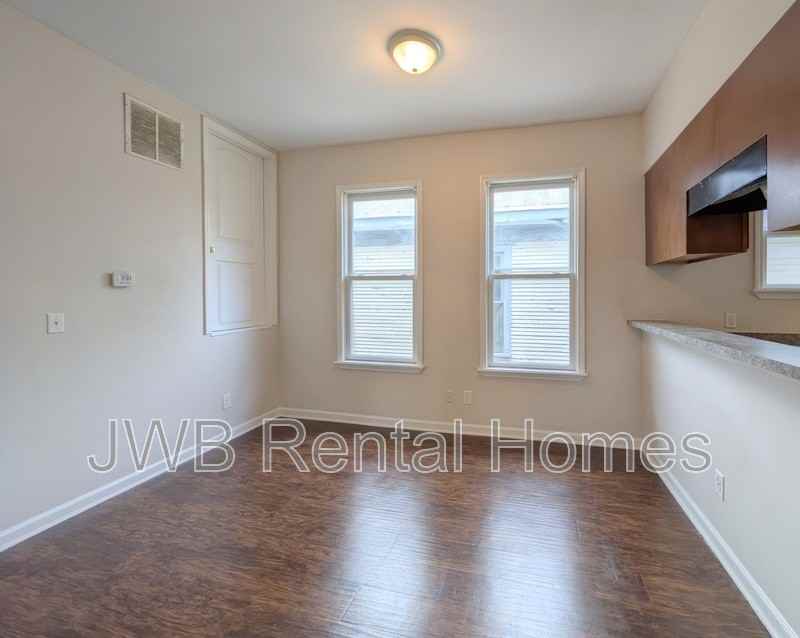 1924 Walnut St - Photo 5 of 15