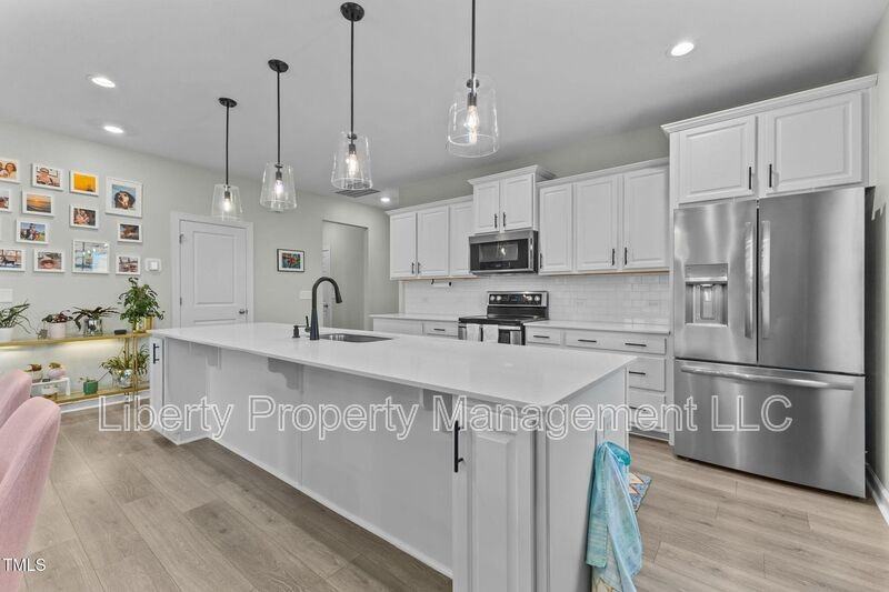 170 Arlie Ln - Photo 7 of 44