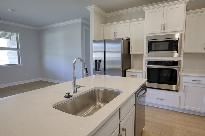 102 Clift Creek Dr - Photo 2 of 11