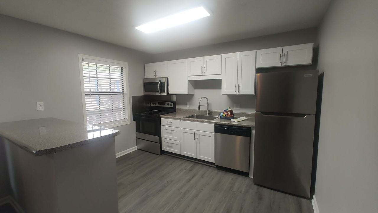 Beltway Park at Winston - Photo 7 of 17