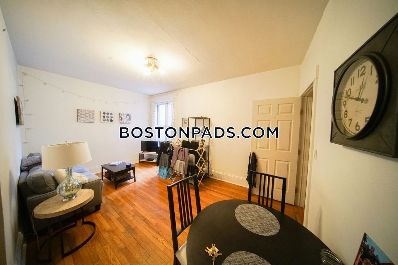 37 Dwight St - Photo 2 of 7