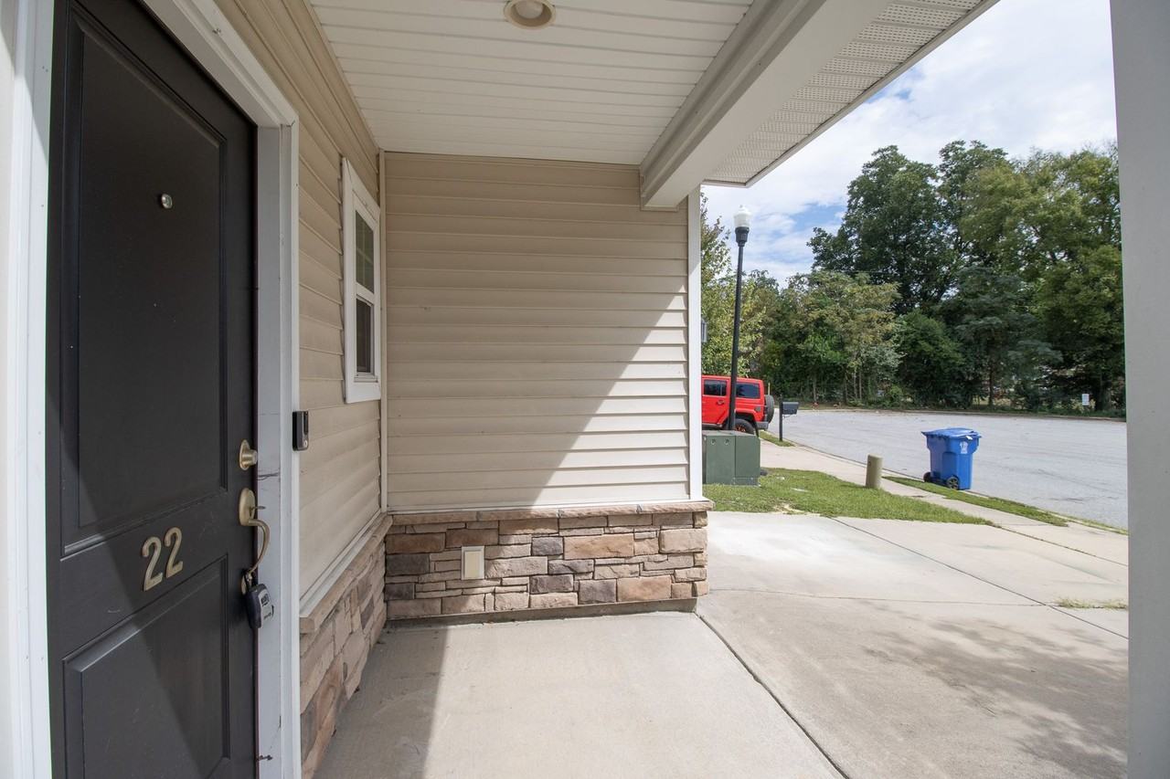 22 Routhland Ct - Photo 3 of 29