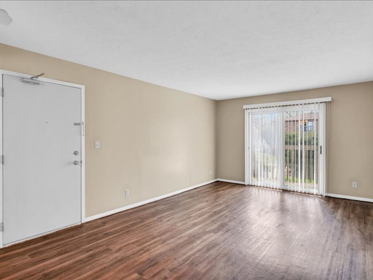 8 Ross Drive - Photo 2 of 15