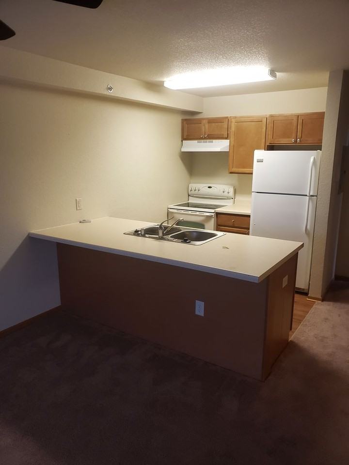 290 S Kools St - Photo 4 of 8