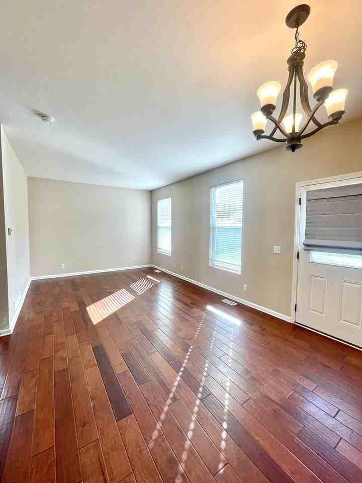 16510 Loop Street - Photo 2 of 20