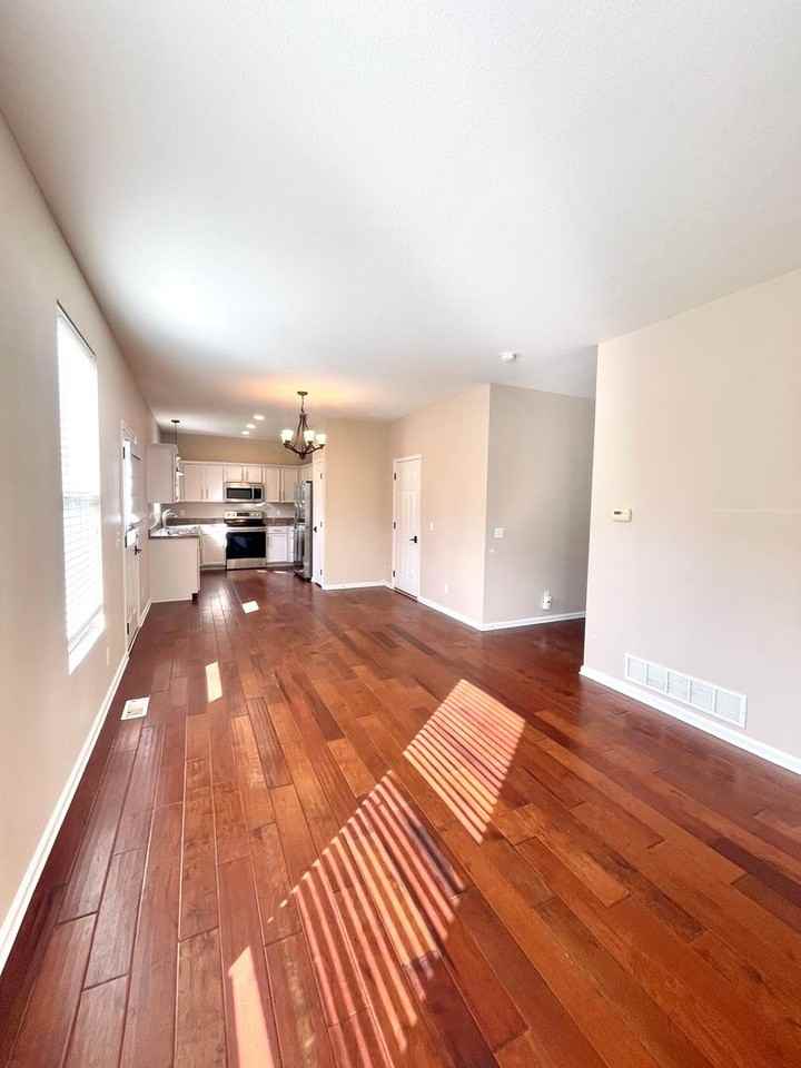 16510 Loop Street - Photo 3 of 20