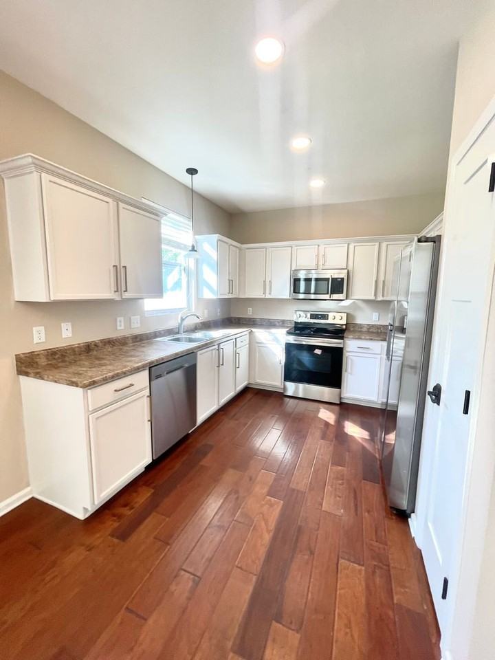 16510 Loop Street - Photo 5 of 20