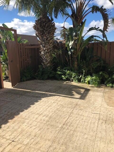 5972 Southeast Riverboat Drive - Photo 2 of 12