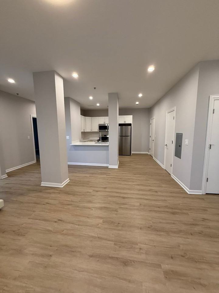 10 N Sheridan Rd. - Photo 2 of 14