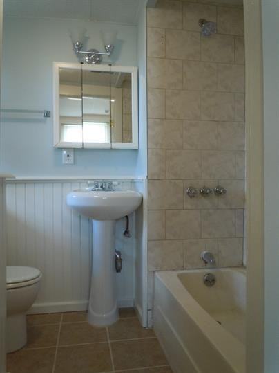 31 Elmwood St - Photo 3 of 4