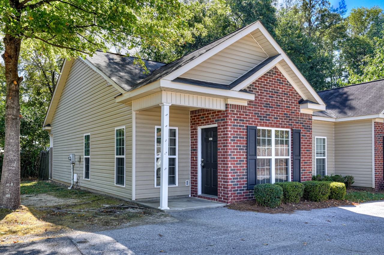 Mustin Woods Apartments - Photo 2 of 39