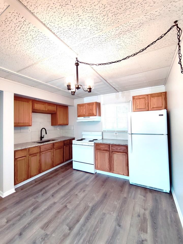 036 / 830 W Church St, Sheridan - Photo 2 of 9