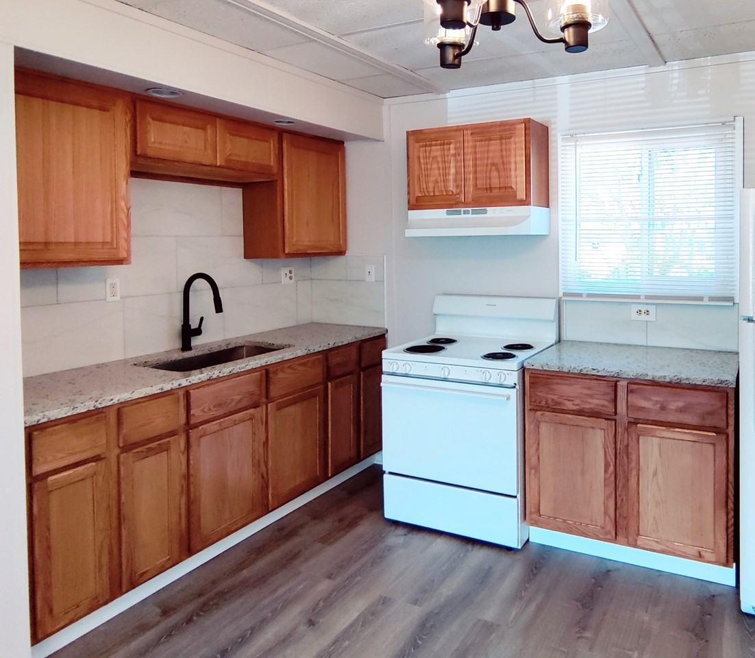 036 / 830 W Church St, Sheridan - Photo 3 of 9