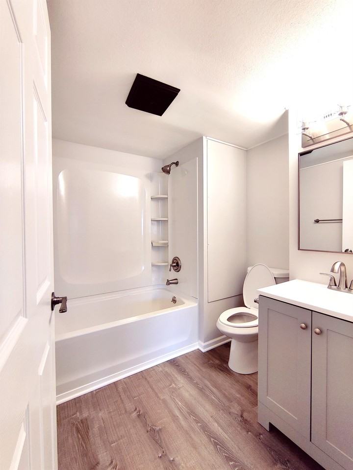 036 / 830 W Church St, Sheridan - Photo 6 of 9